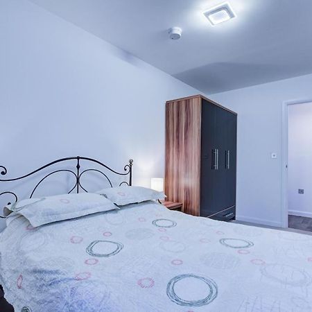 Апартаменти Luxury 2 Bed Flat In A New Block In East Acton Лондон Екстер'єр фото